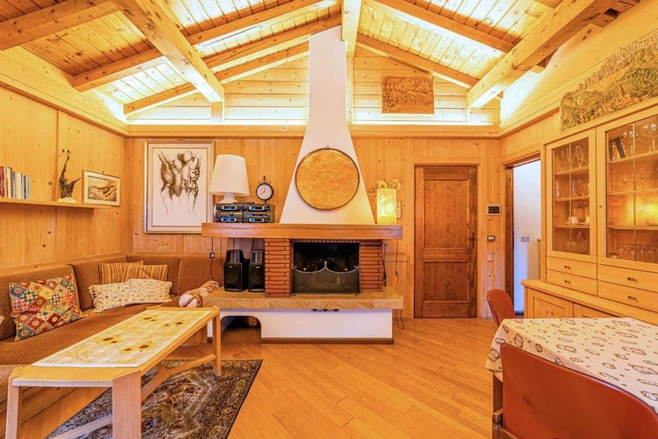 Communal lounge/ TV room, Living room