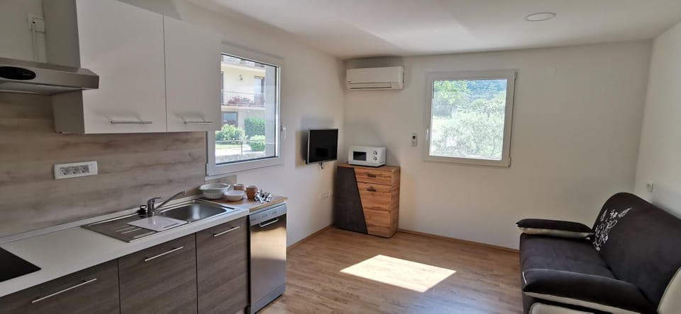 TV and multimedia, Kitchen or kitchenette