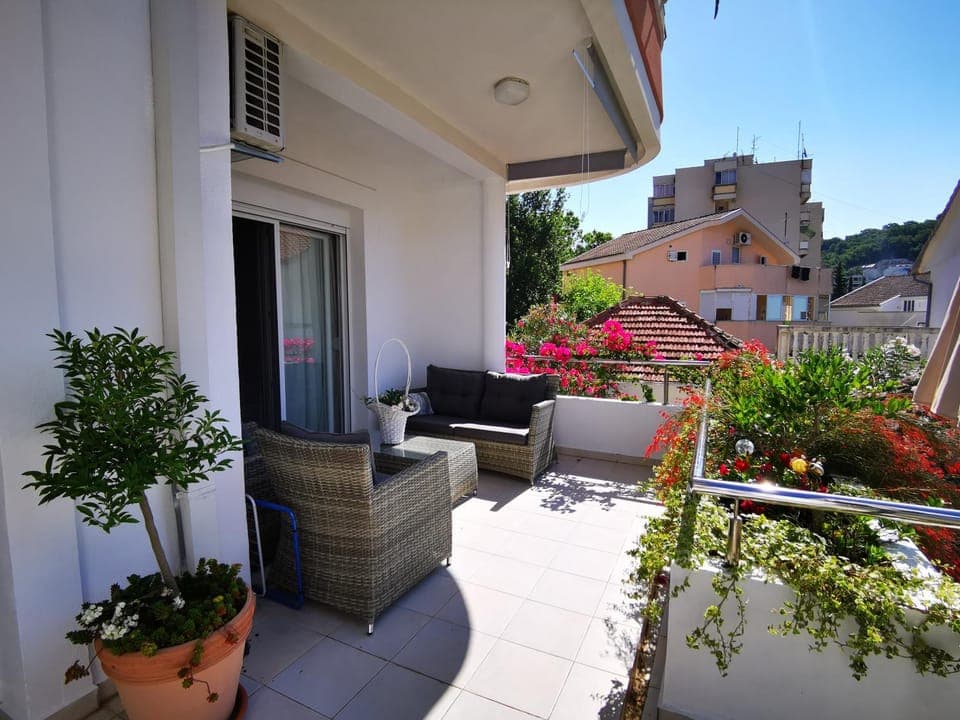 Balcony/Terrace, Garden view