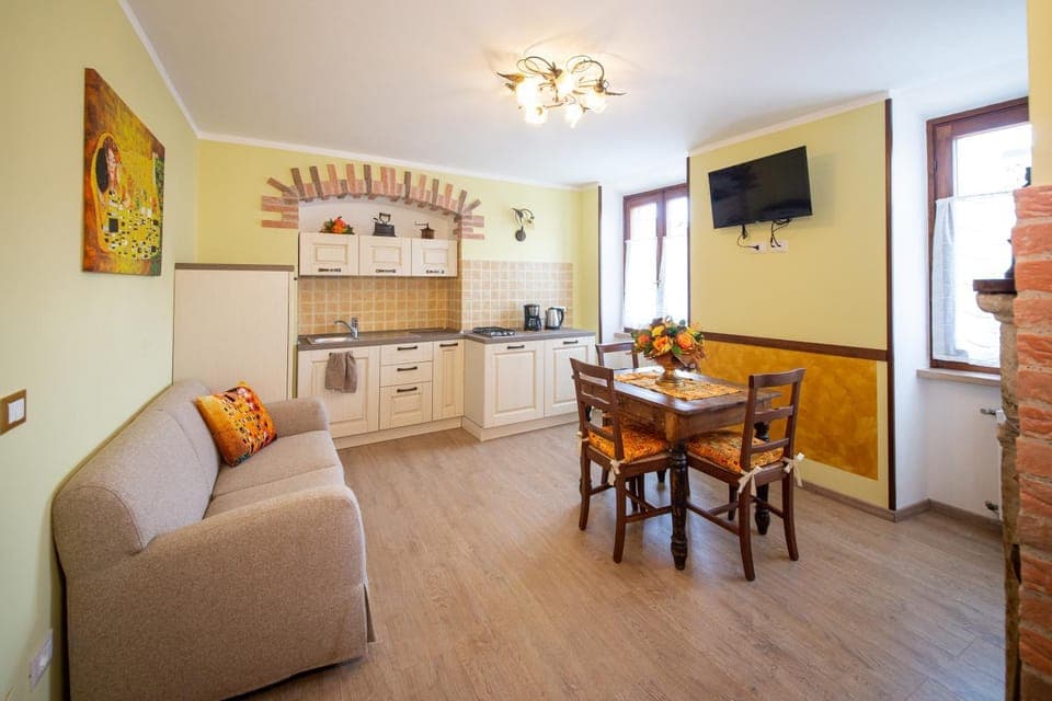 Kitchen or kitchenette, Living room, Dining area