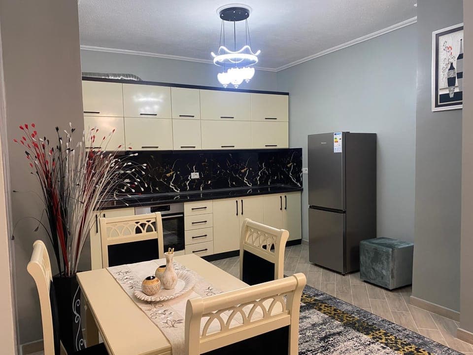 Seating area, Dining area, minibar, oven