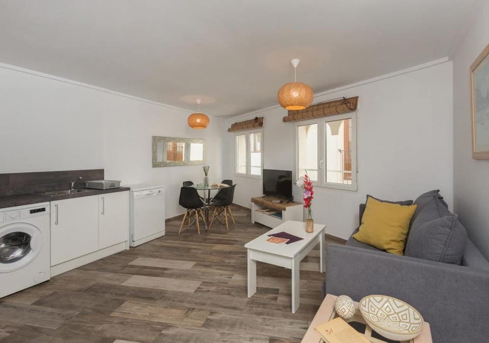 Living room, stove, kitchen