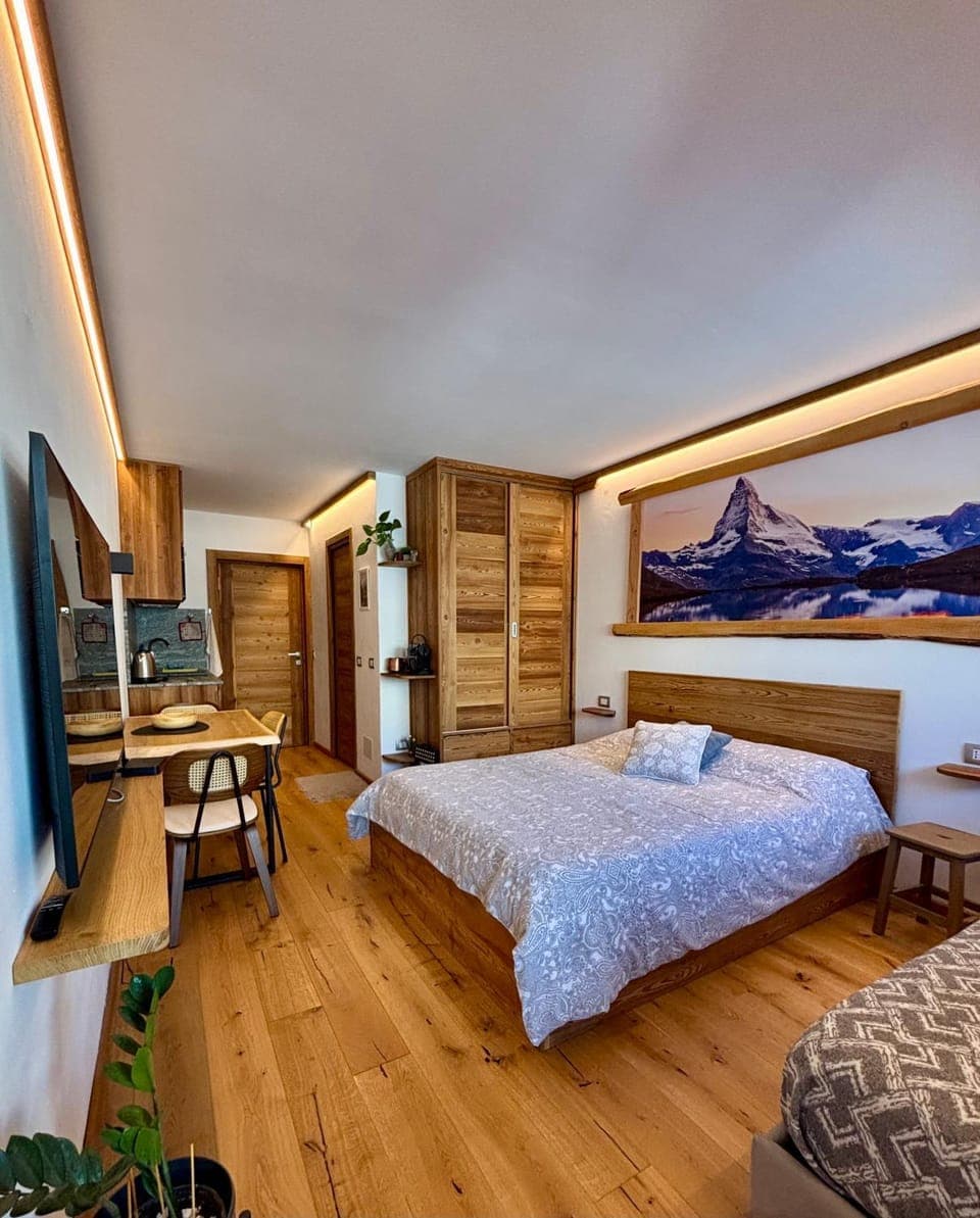 Bed, TV and multimedia