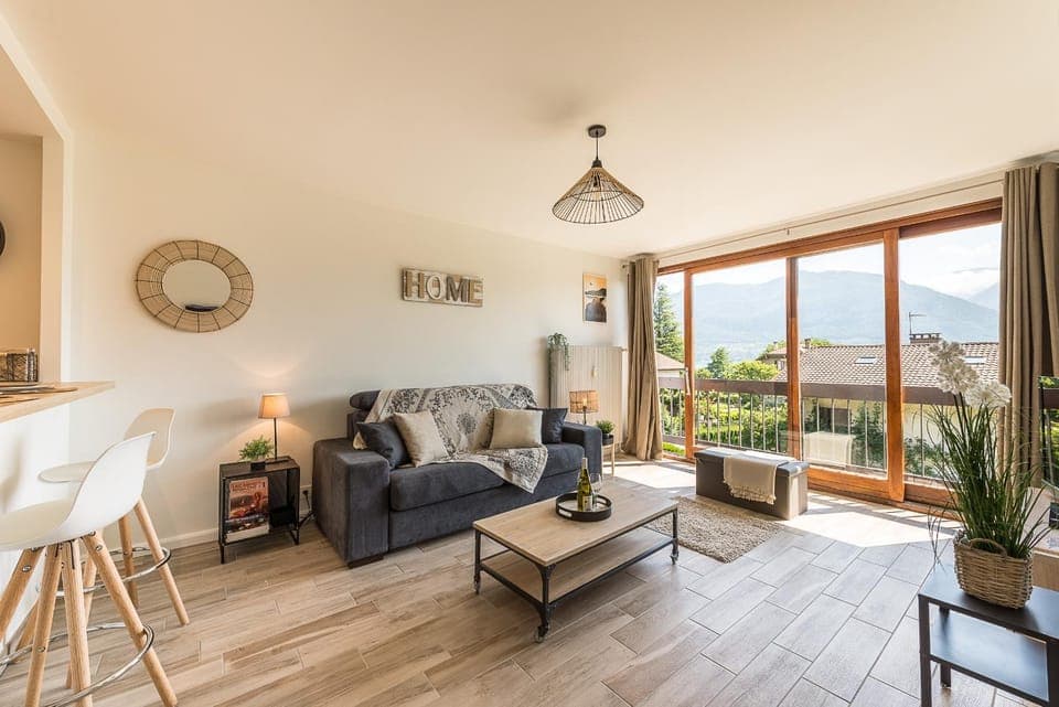 Living room, Seating area