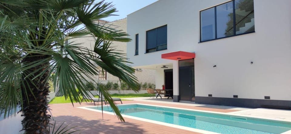 Property building, Swimming pool