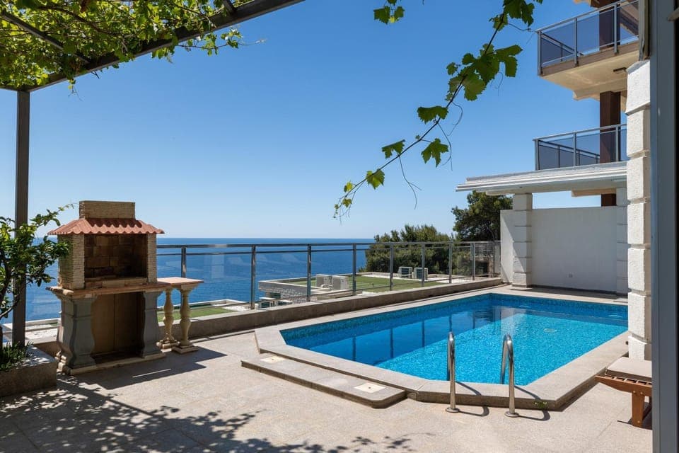 Sea view, Swimming pool, sunbed