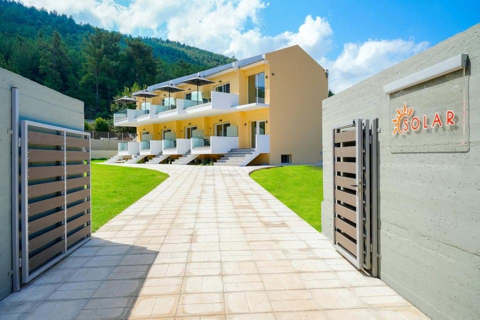 Property building, Facade/entrance