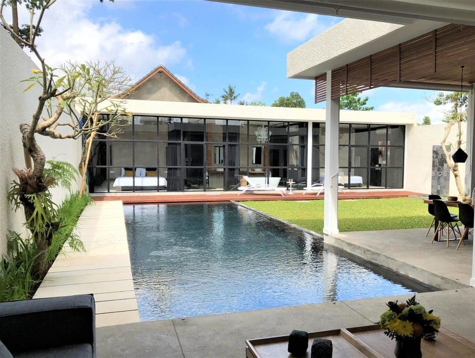 Property building, Swimming pool