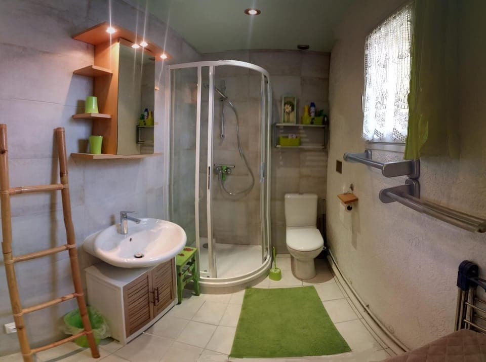 Shower, Bathroom, Decorative detail, storage, washing machine