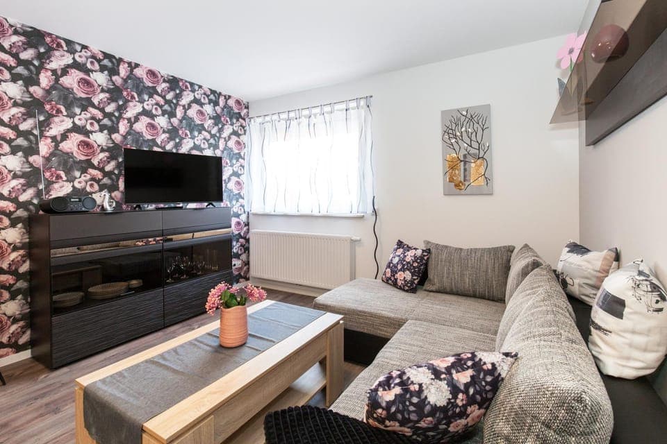 TV and multimedia, Living room, Seating area