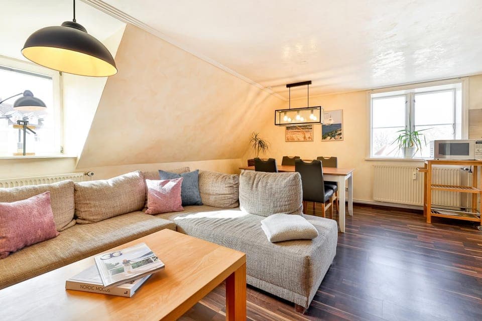 Living room, Photo of the whole room, Seating area, Dining area