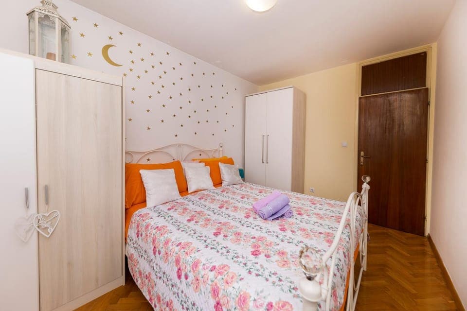 Bed, Bedroom, wardrobe