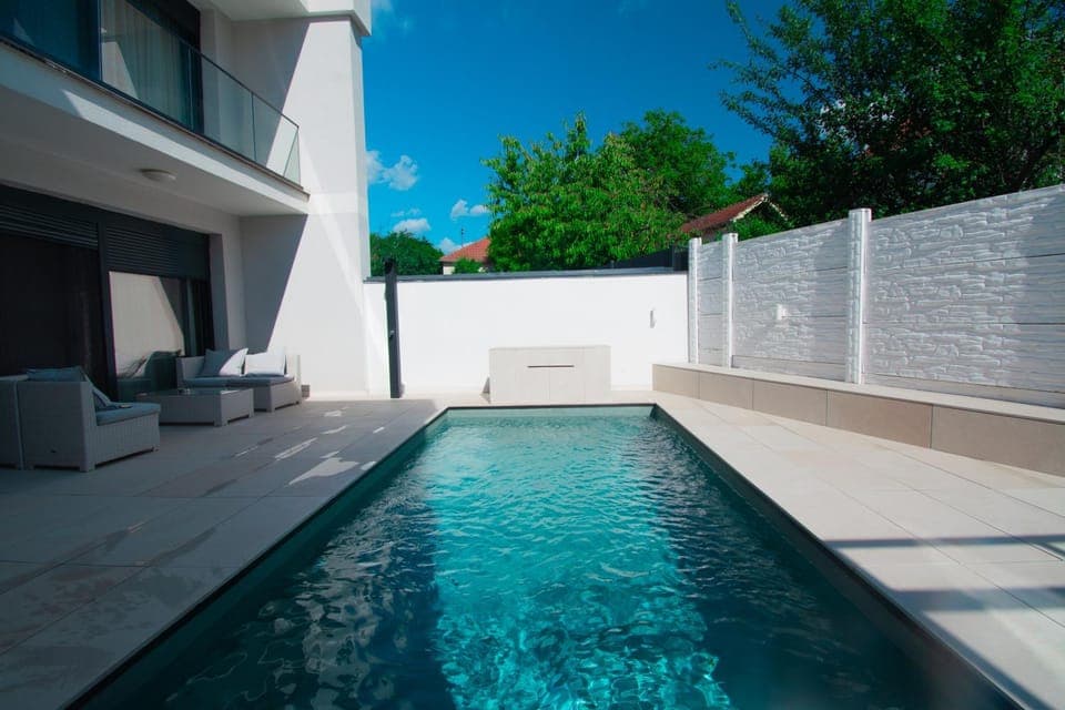 Patio, Day, Pool view, Swimming pool, sunbed
