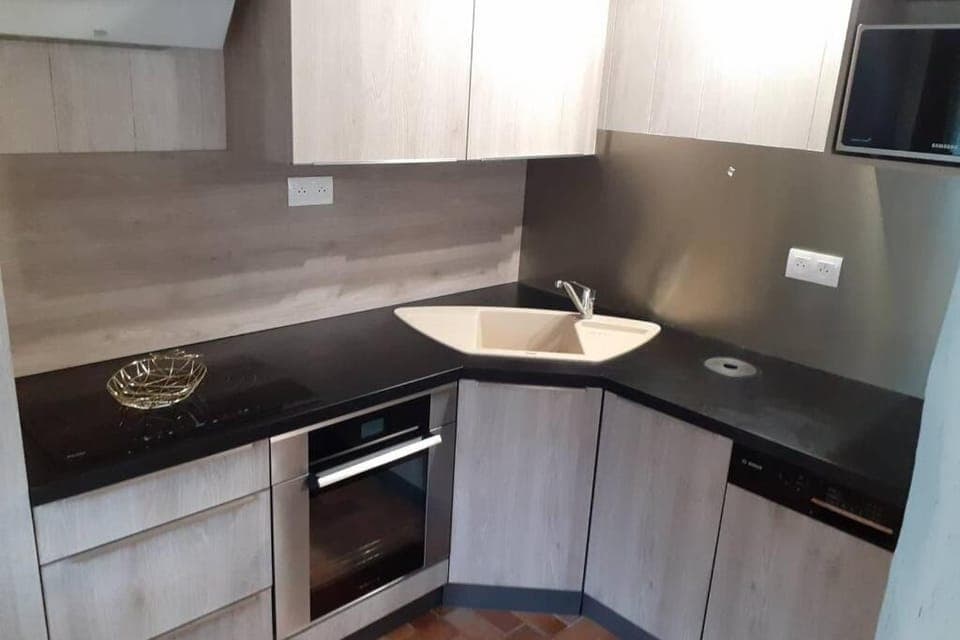 Kitchen or kitchenette