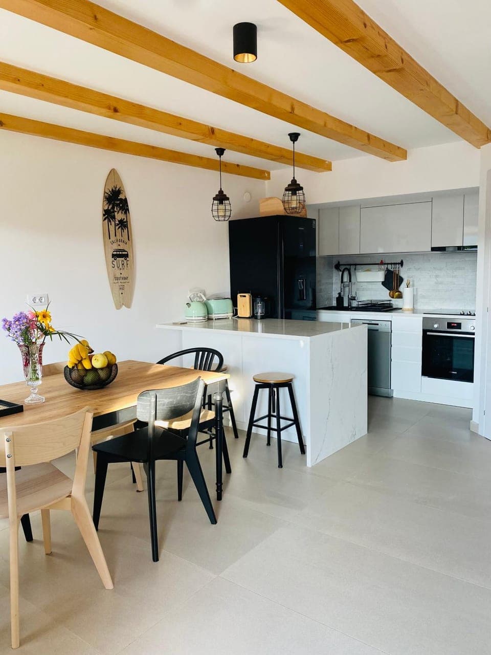 Dining area, kitchen