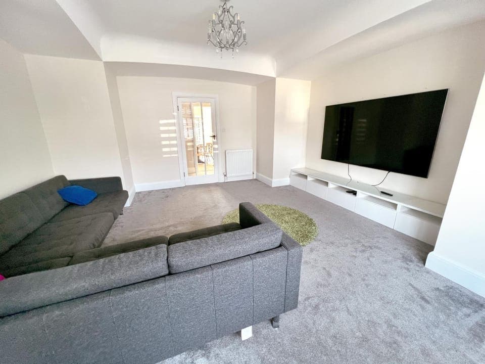 Communal lounge/ TV room, TV and multimedia, Living room, Photo of the whole room, Seating area, Evening entertainment