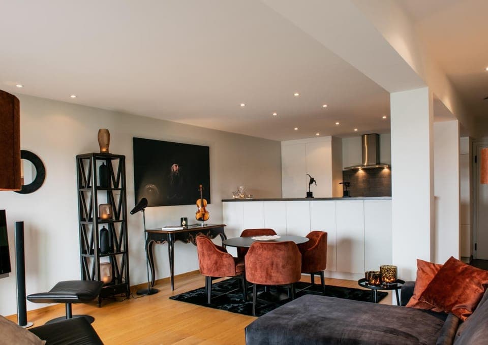 Kitchen or kitchenette, Living room, Dining area, Food