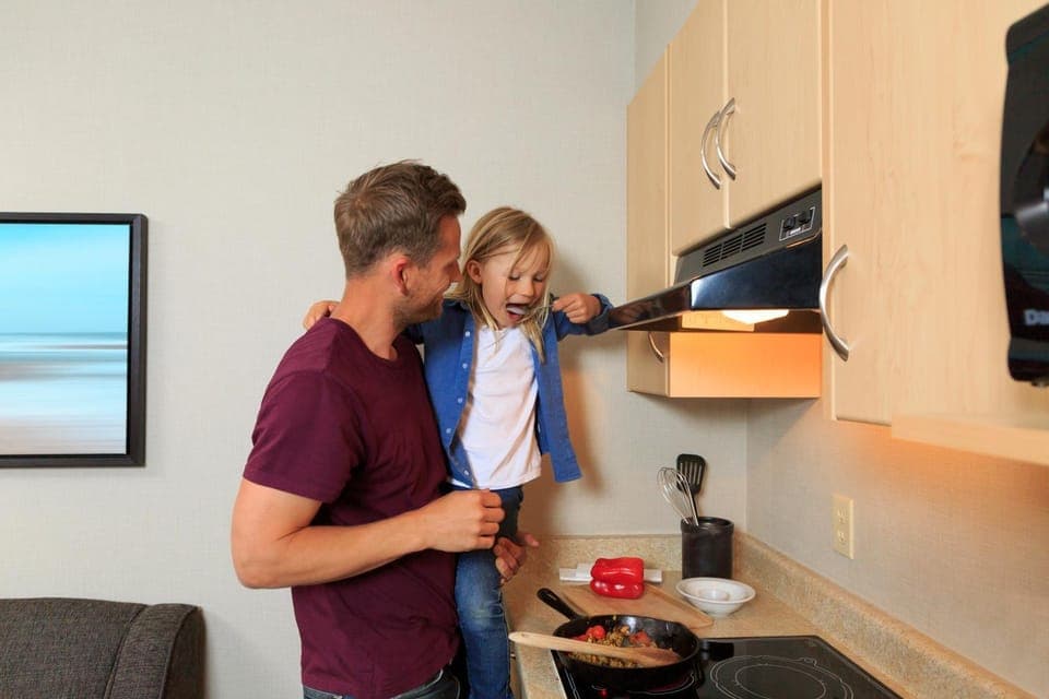 Kitchen or kitchenette, Guests