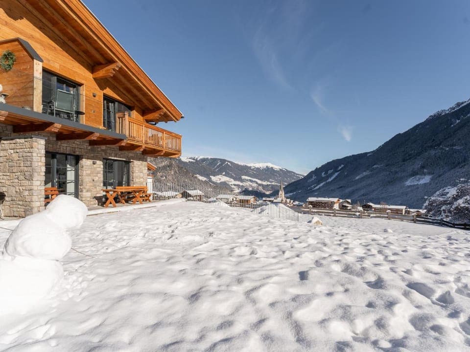 Property building, Winter