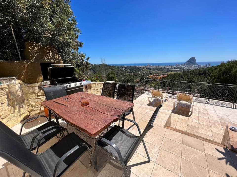 Patio, BBQ facilities