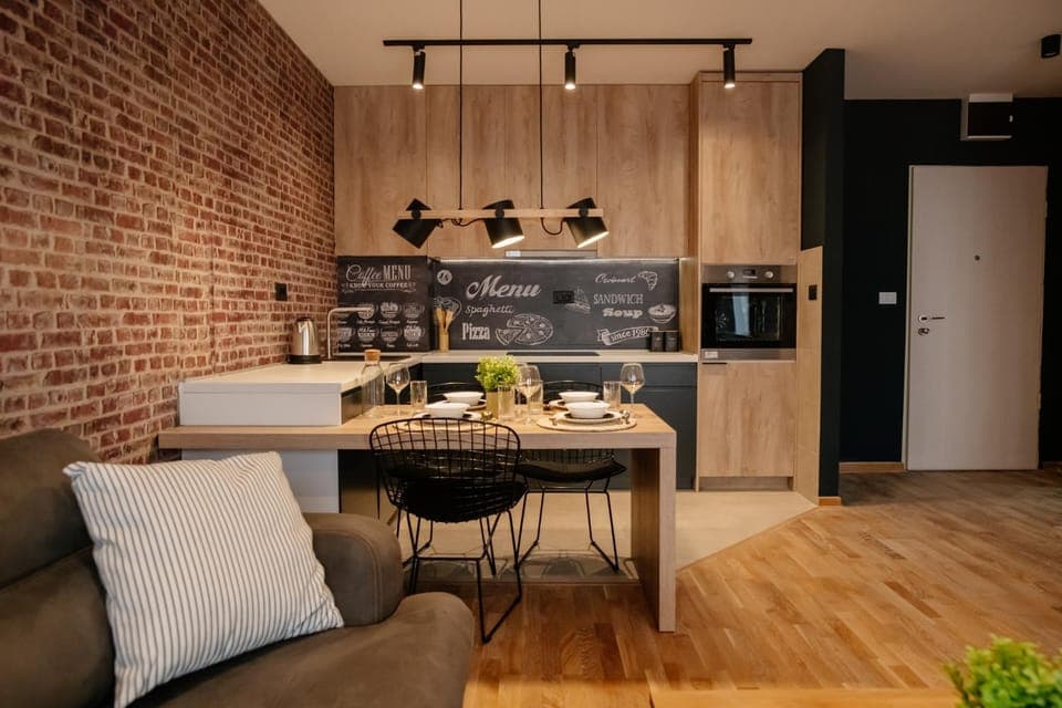 Dining area, kitchen