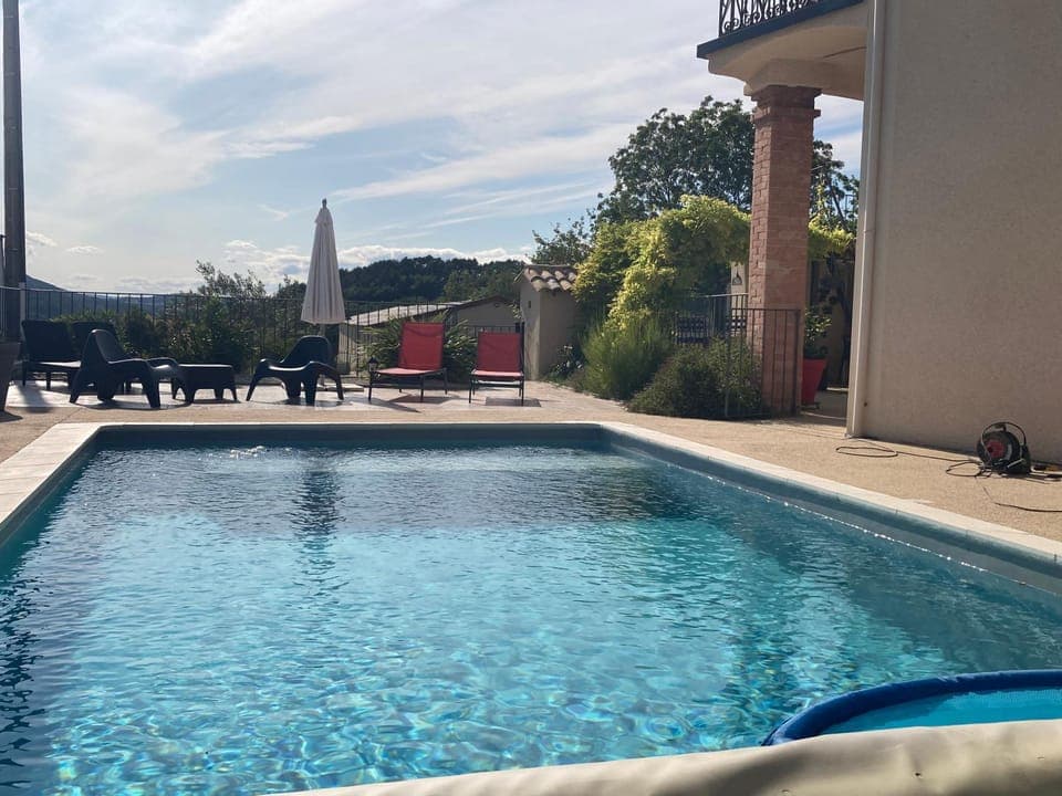 Swimming pool, Swimming pool