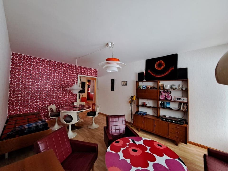 Bed, TV and multimedia, Living room, Photo of the whole room