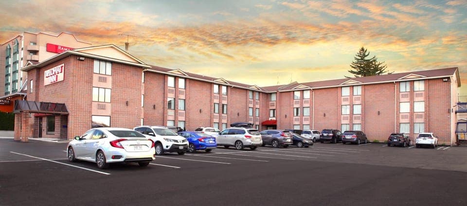 Property building, Day, Location, Parking