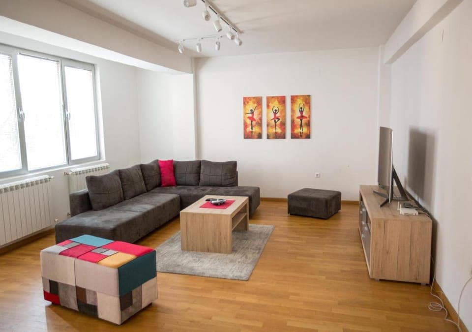 TV and multimedia, Living room, Seating area