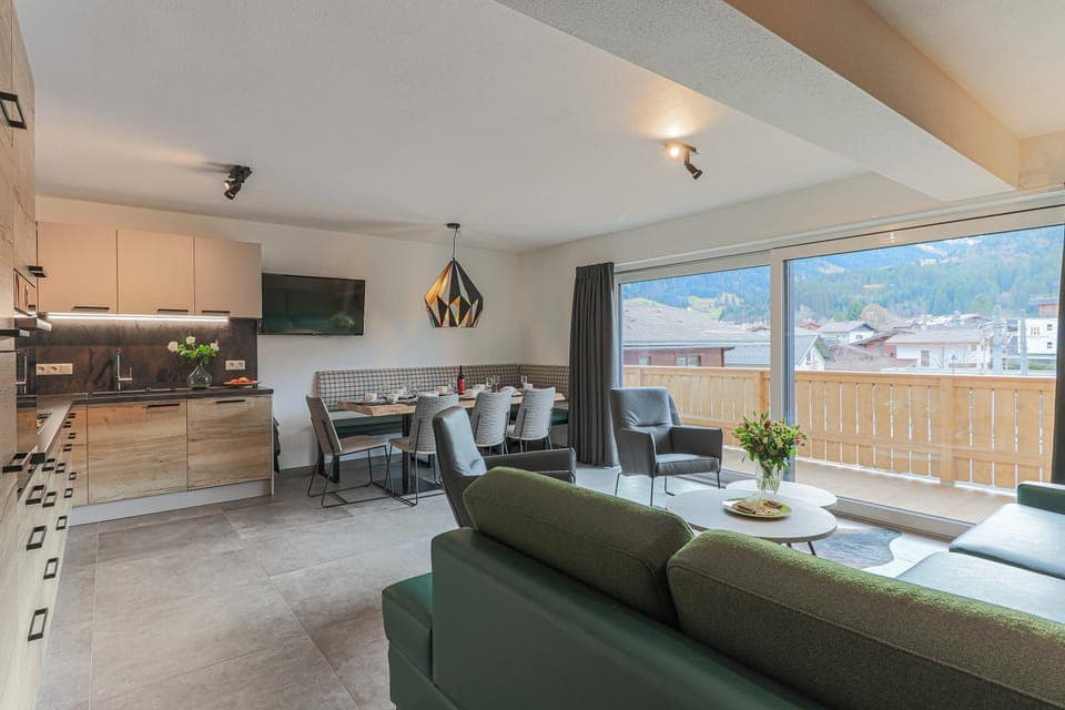 Kitchen or kitchenette, Living room, Seating area, kitchen