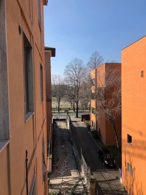 Neighbourhood, Balcony/Terrace