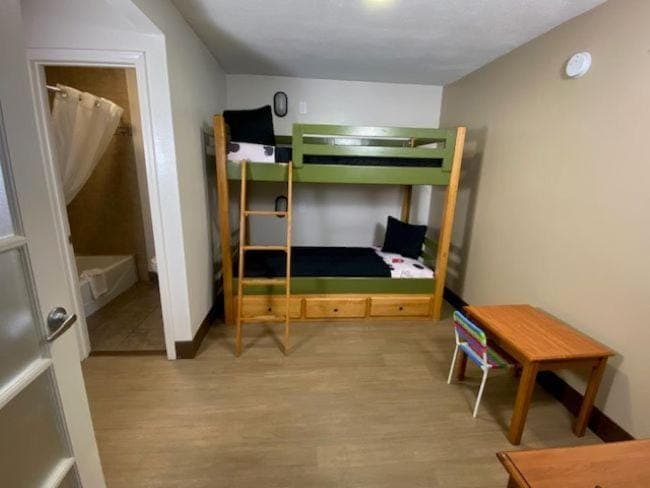 Bathroom, Bedroom, bunk bed