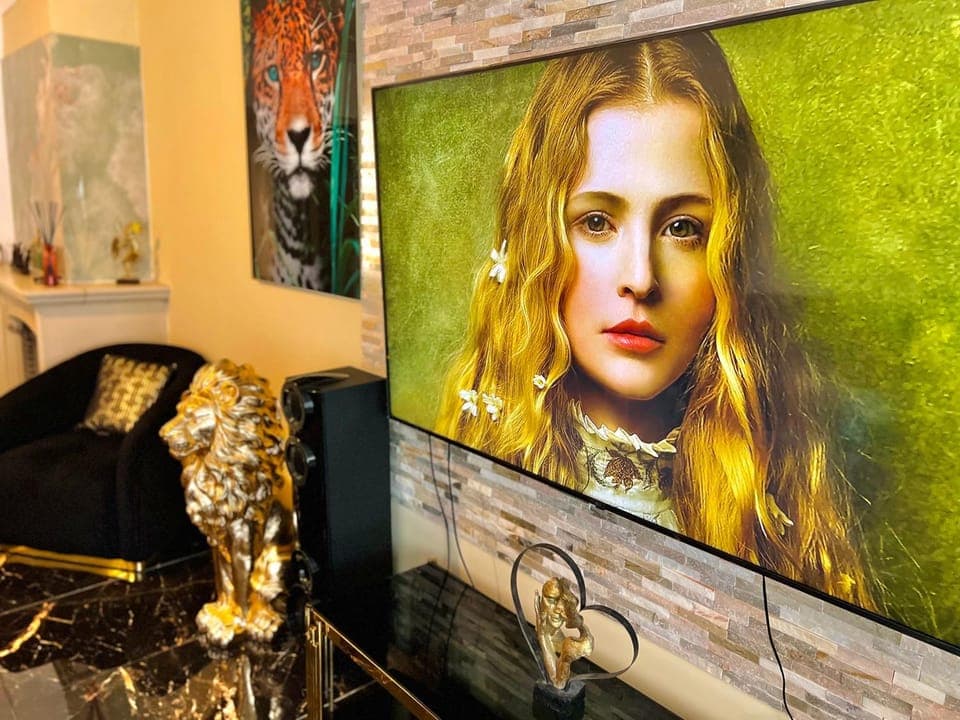 Communal lounge/ TV room, TV and multimedia, Decorative detail