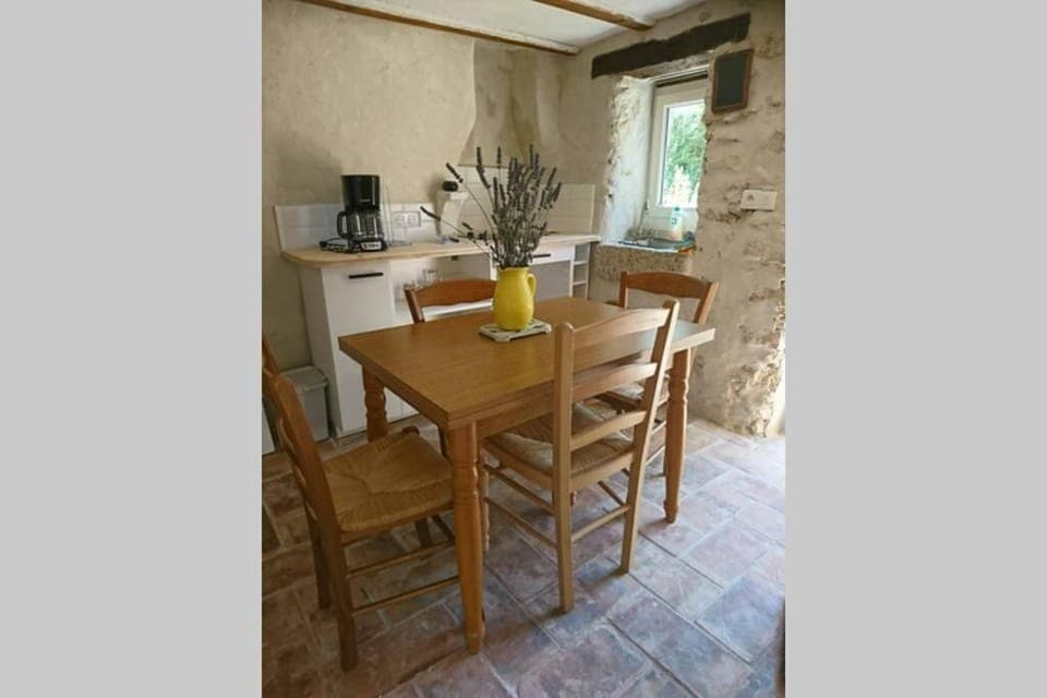 Dining area, Communal kitchen