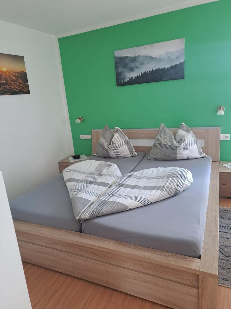 Bed, Photo of the whole room, Bedroom