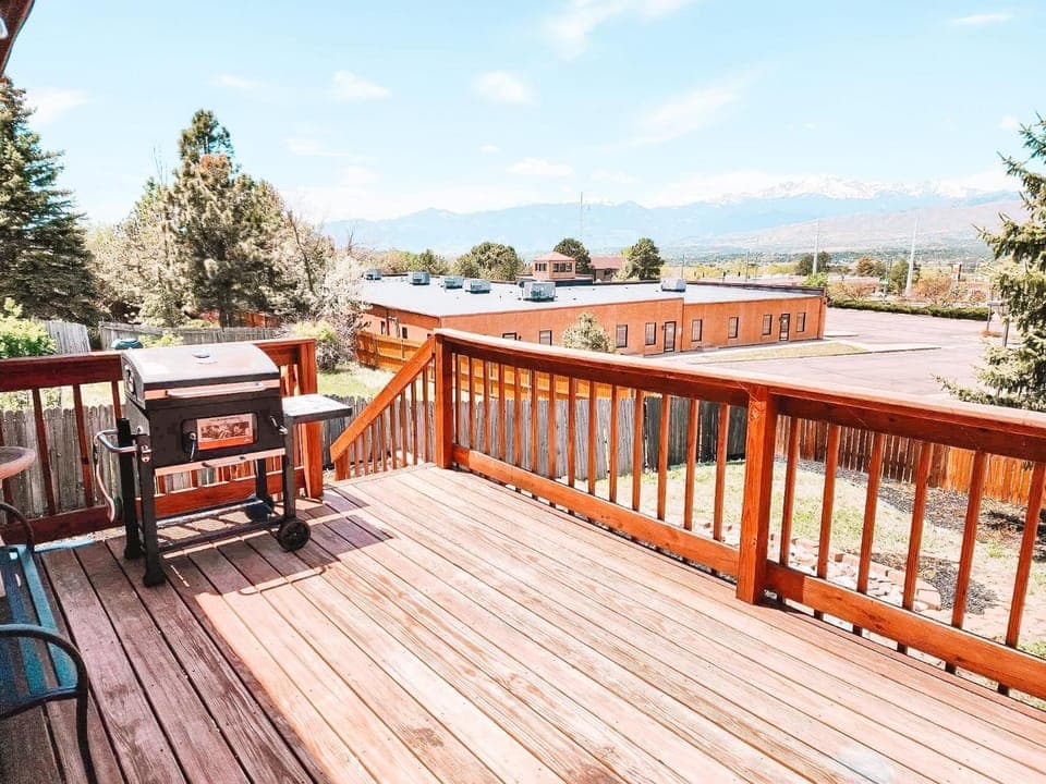 Theater Room Pet Friendly Near AF Academy Peaceful Villa in Black Forest
