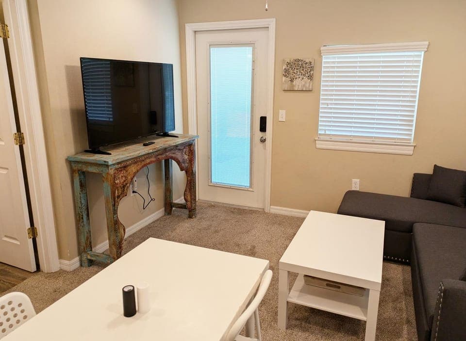 Private Entrance 1 Bd Guest Suite in Cypress Gardens near Legoland Bed and Breakfast in Winter Haven