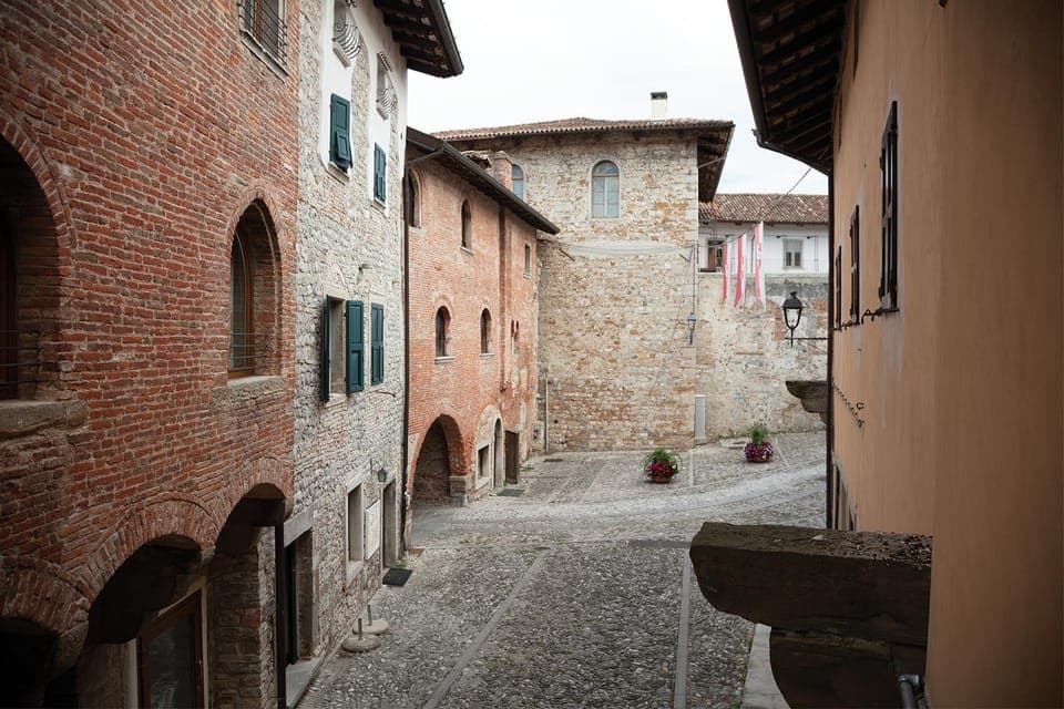 Neighbourhood, City view, Street view