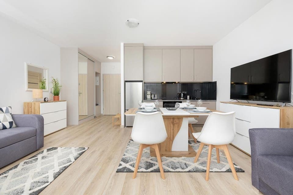 TV and multimedia, Kitchen or kitchenette, Living room