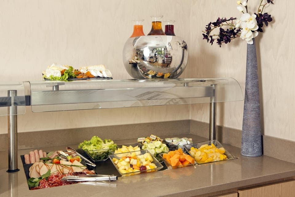 Continental breakfast, Buffet breakfast, American breakfast