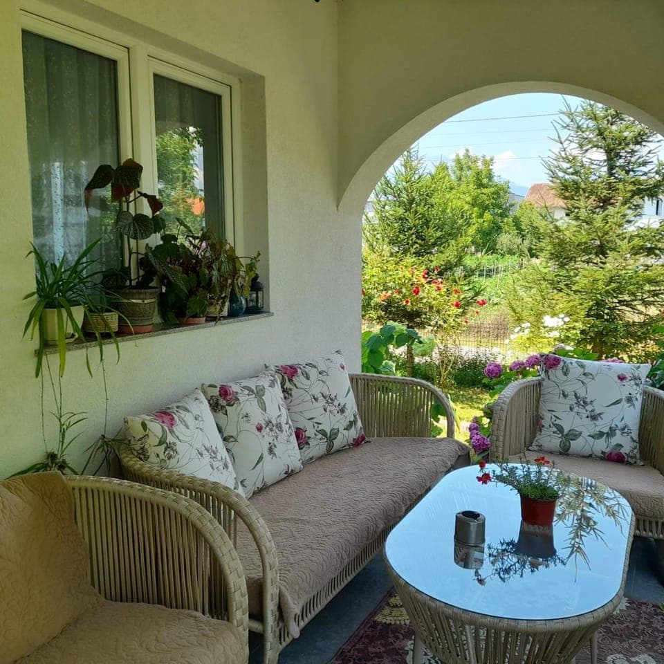 Patio, Day, Garden, View (from property/room), Balcony/Terrace, Living room, Seating area, Garden view