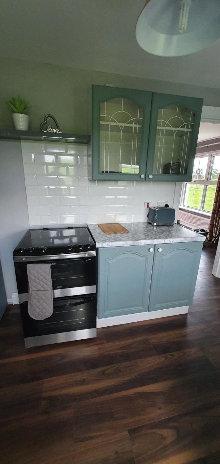 Kitchen or kitchenette, minibar, pet friendly, stove