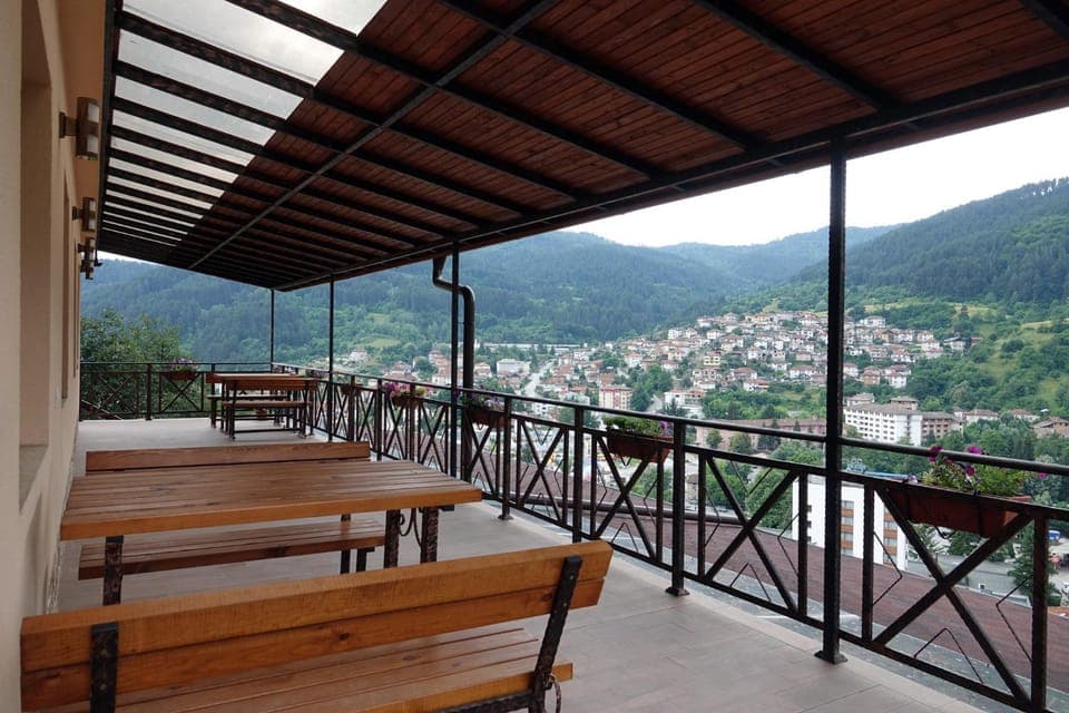 Balcony/Terrace, Mountain view