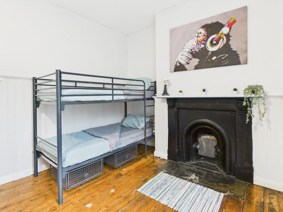 Bed, Bedroom, bunk bed