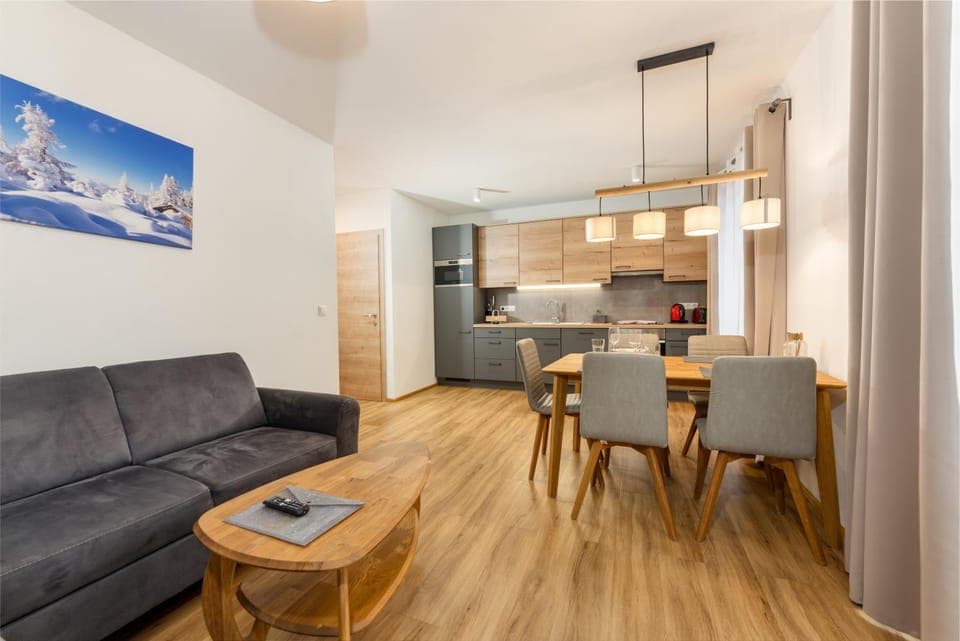 Kitchen or kitchenette, Living room, Seating area, Dining area