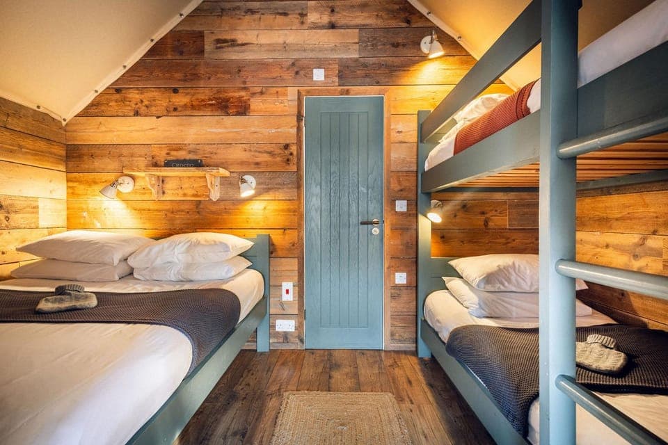 Bed, Bedroom, bunk bed