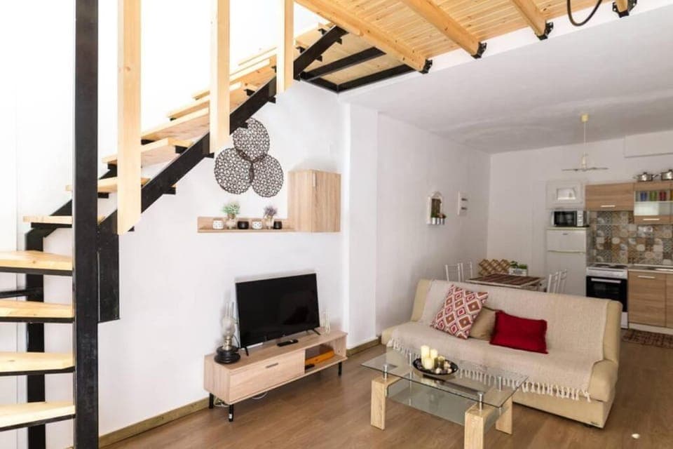 TV and multimedia, Living room, Seating area