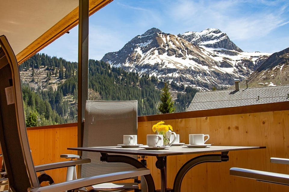 Balcony/Terrace, Mountain view