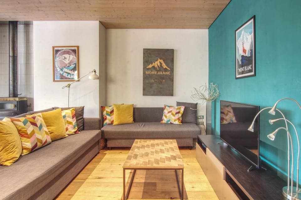 Communal lounge/ TV room, Living room