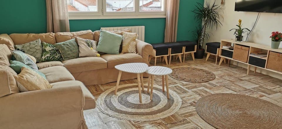 Communal lounge/ TV room, TV and multimedia, Living room, Seating area